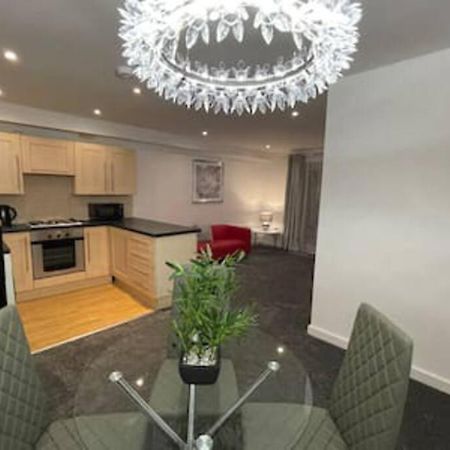 Moda Wigan 2 - Stylish 2 Bed In Central Wigan Exterior photo