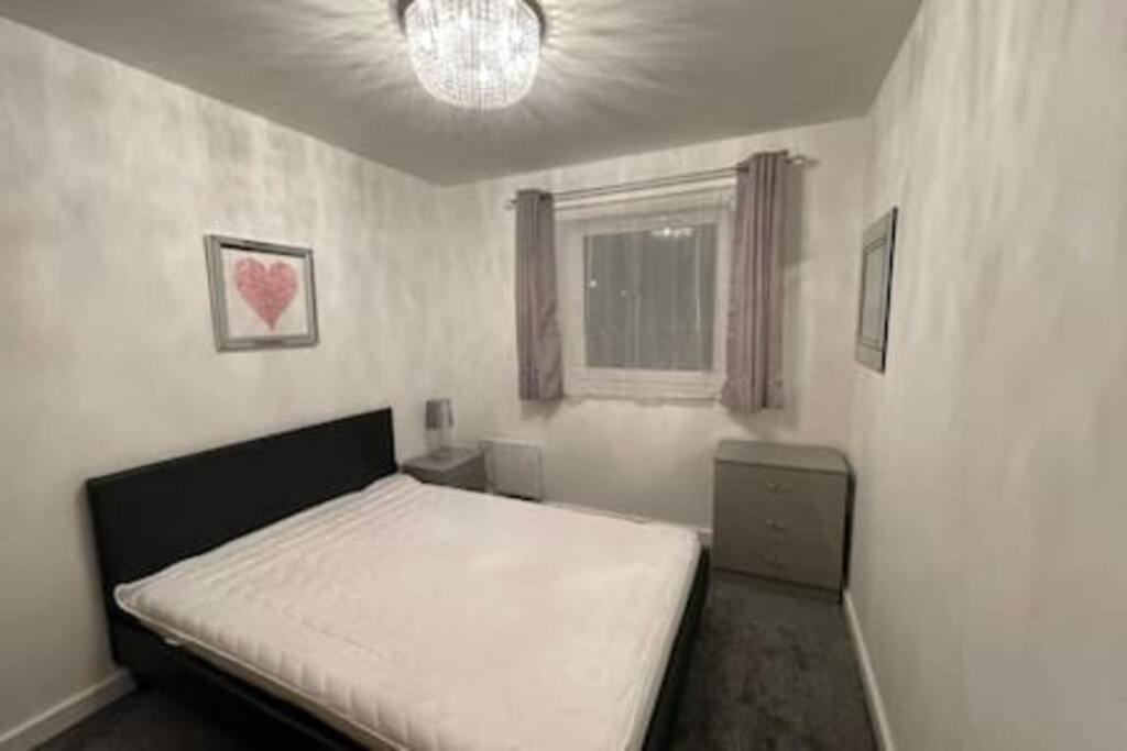 Moda Wigan 2 - Stylish 2 Bed In Central Wigan Exterior photo