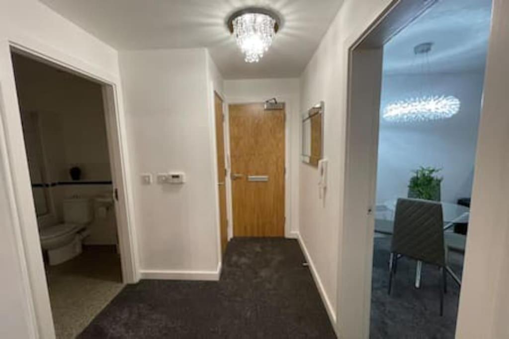 Moda Wigan 2 - Stylish 2 Bed In Central Wigan Exterior photo